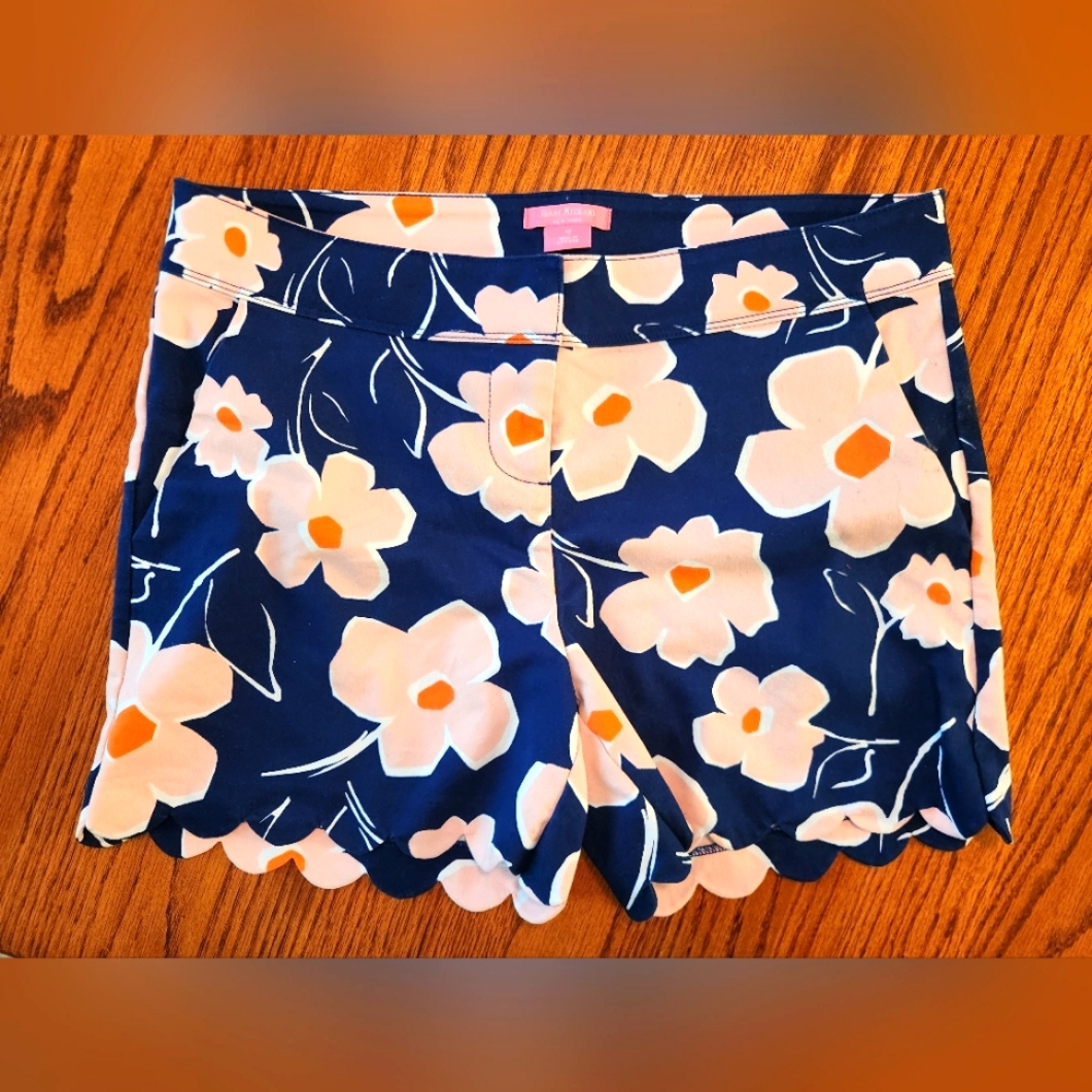 Issac Mizrahi Women's Size 12 Navy Blue Floral Scalloped Hem Shorts